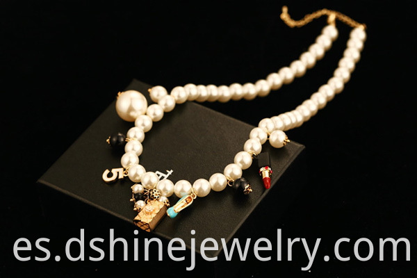 Women's Choker Pearl Necklace